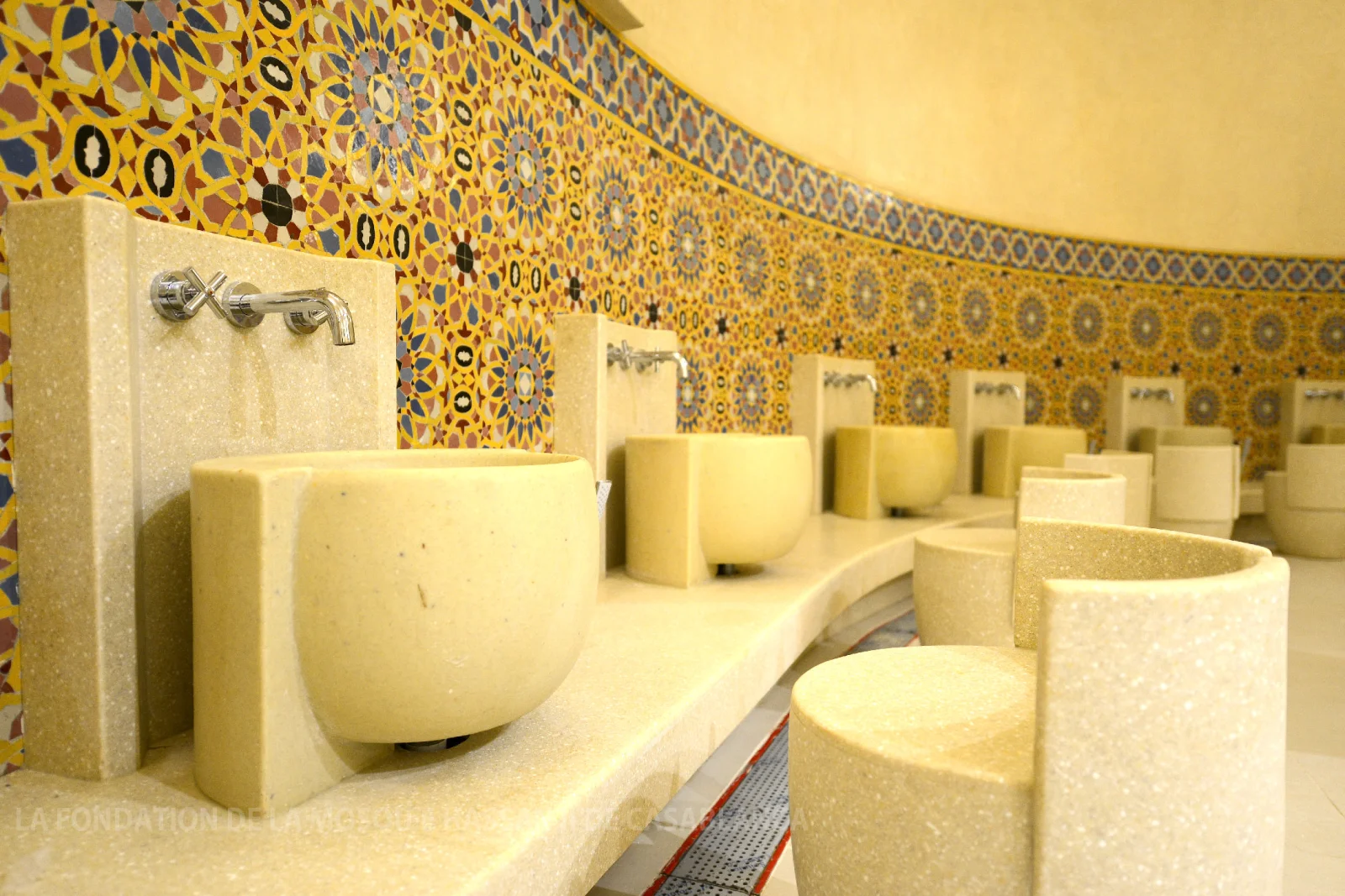 L'Art du Bien-être : Rituel de Purification aux Bains de la Mosquée Hassan II - Image 3
