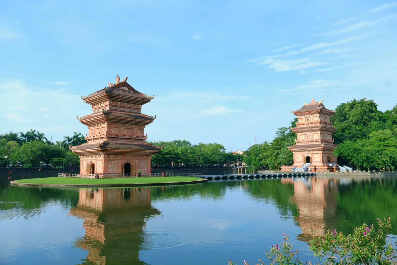 Le Vietnam Autrement — Entre Traditions, Rizières & Eaux Émeraude - Image 5