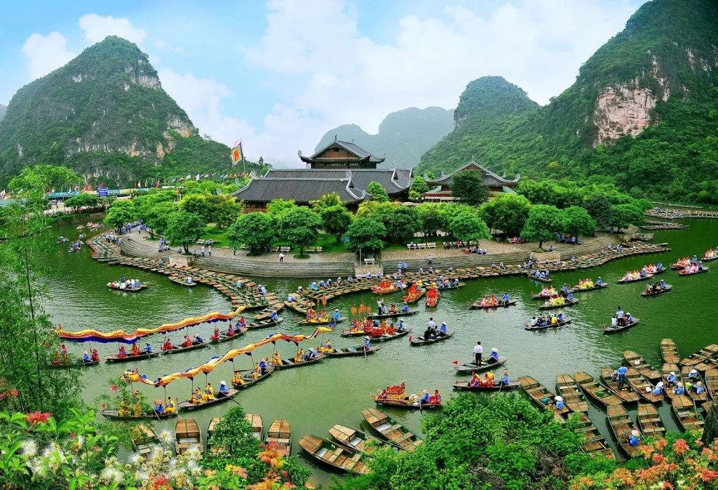 Le Vietnam Autrement — Entre Traditions, Rizières & Eaux Émeraude - Image 8