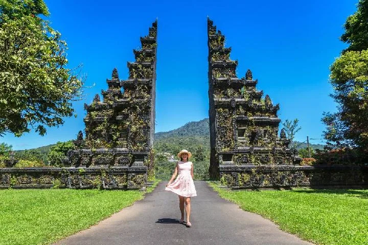 Kuala Lumpur & Bali — Entre Cités Vertigineuses & Îles des Dieux