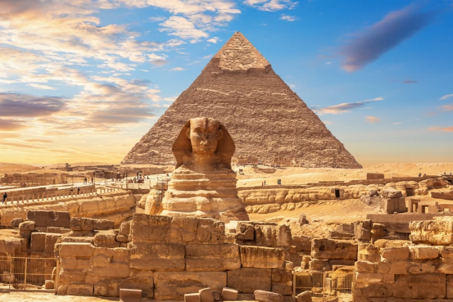 Les Pyramides de Gizeh - Le Caire